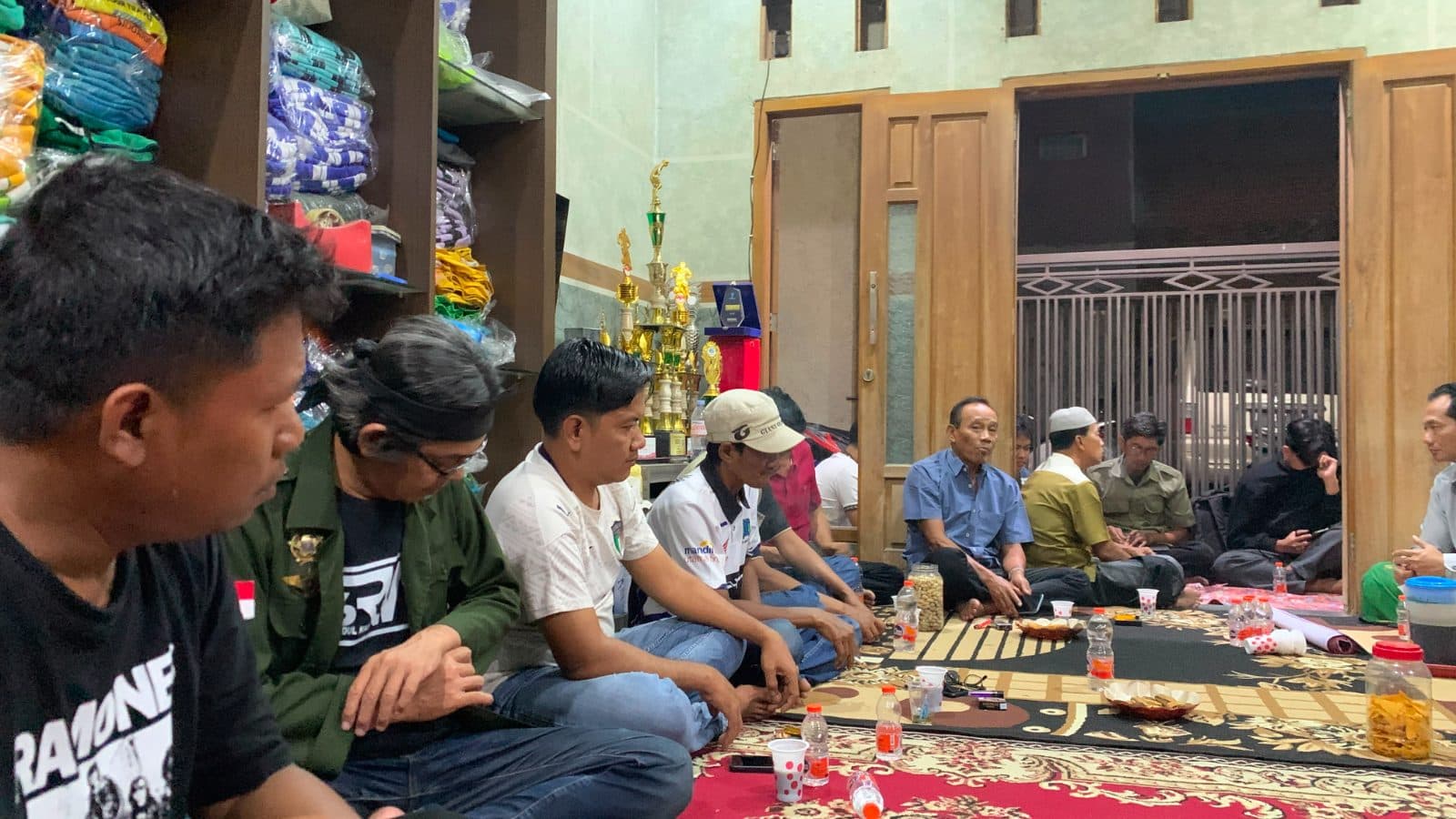 koordinasi dan evaluasi bersama untuk meninjau pelaksanaan kegiatan PHBN RW 06 ke depannya.