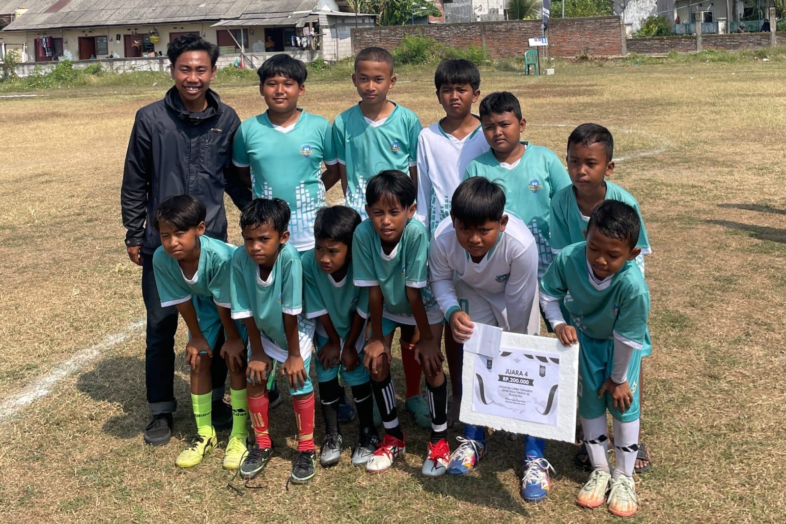 Partisipasi dalam turnamen sepak bola tingkat SD Desa Bligo dan berhasil meraih Juara 4.