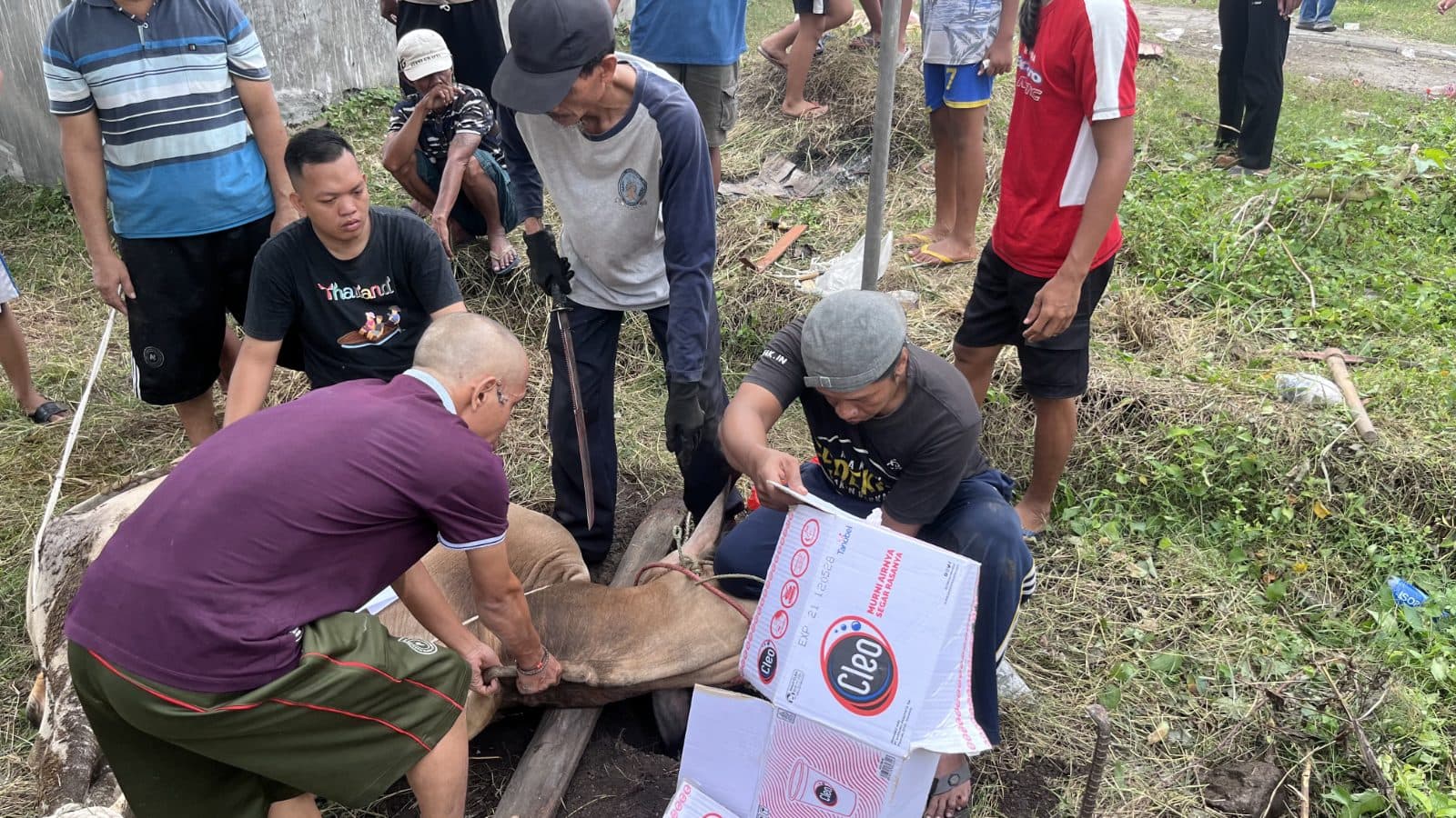 Wujud kepedulian dan kebersamaan dalam merayakan Hari Raya Iduladha.